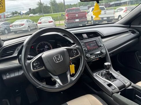 Used 2018 Honda Civic Sport image 12