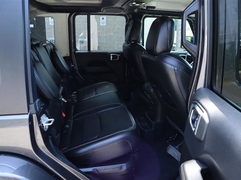 Used 2022 Jeep Wrangler Unlimited Sahara w/ Cold Weather Group image 10