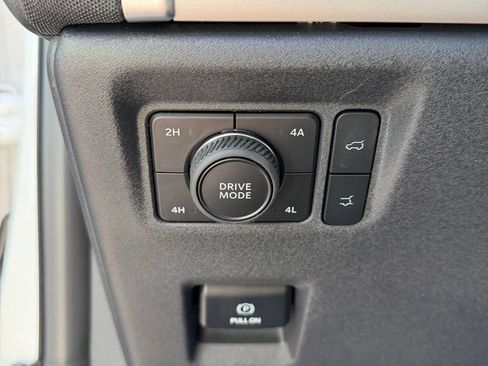 Used 2026 Ford Expedition Active AWD/4WD image 10