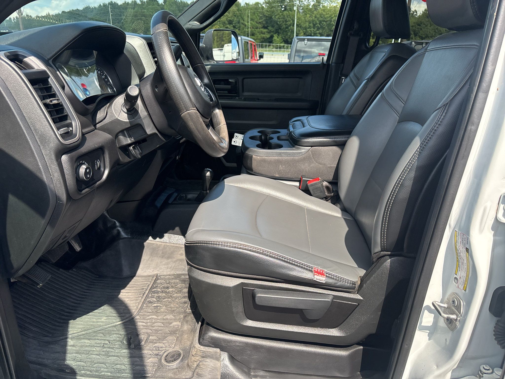 Used 2022 RAM 2500 Tradesman w/ Chrome Appearance Group AWD/4WD image 12