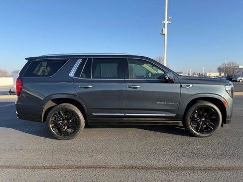 Used 2021 GMC Yukon Denali w/ Denali Premium Package image 11