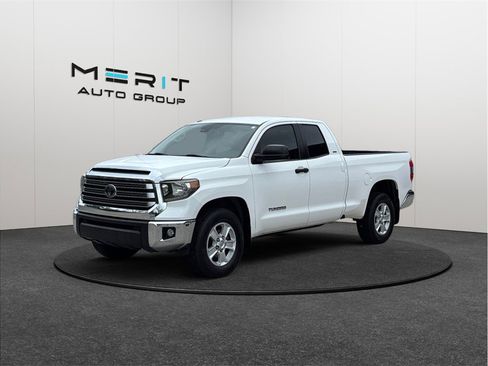 Used 2018 Toyota Tundra SR5 w/ SR5 Upgrade Package image 4