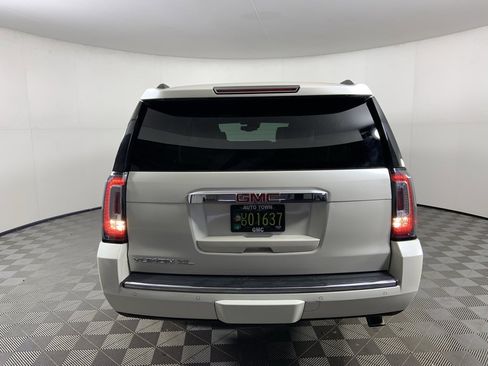 Used 2015 GMC Yukon XL Denali w/ Touring Package image 9