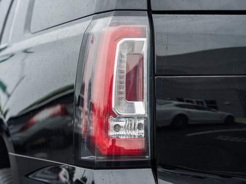 Used 2018 GMC Yukon Denali image 7