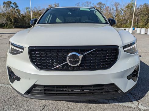 New 2026 Volvo XC40 B5 Plus w/ Protection Package Premier image 9