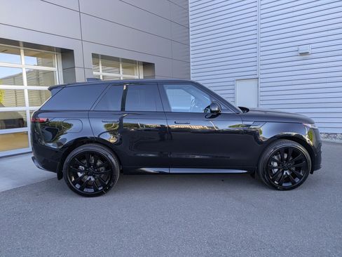 New 2026 Land Rover Range Rover Sport Dynamic SE AWD/4WD image 4