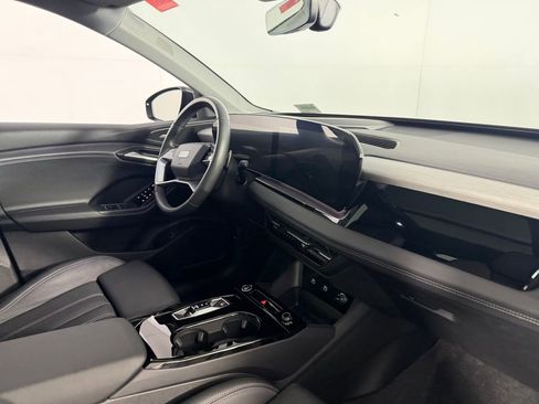 Used 2025 Audi Q6 e-tron Premium Plus w/ Premium Plus AWD/4WD image 34