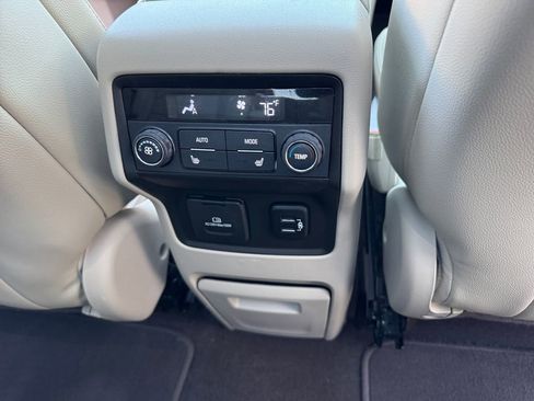 Used 2017 GMC Acadia Denali image 17