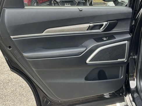 Used 2022 Kia Telluride EX w/ EX Premium Package image 19