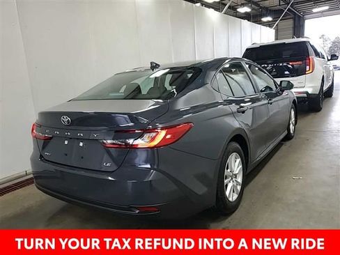 Used 2025 Toyota Camry LE image 18