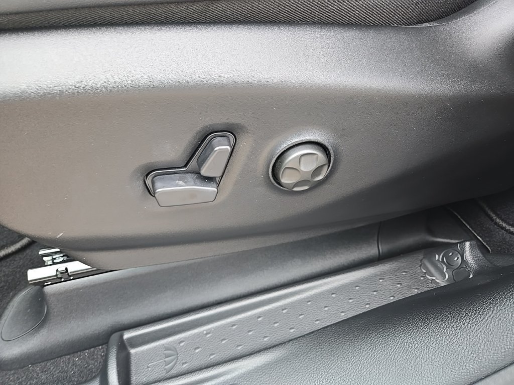 New 2026 Chrysler Pacifica Select w/ S Appearance Package FWD image 37