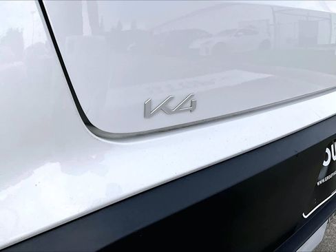 Used 2025 Kia K4 LXS image 28