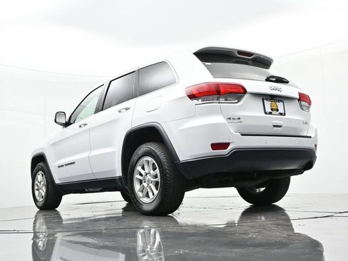Used 2020 Jeep Grand Cherokee Laredo AWD/4WD image 23