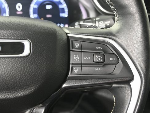 Used 2022 Jeep Grand Cherokee Altitude image 37