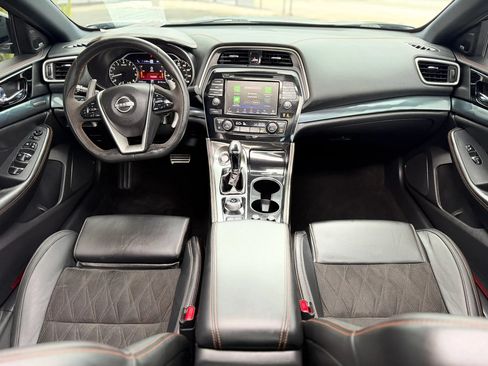 Used 2023 Nissan Maxima SR w/ Sport Mat Group FWD image 17