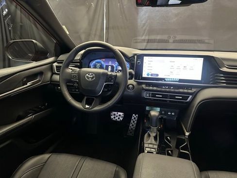 Used 2025 Toyota Camry XSE FWD image 19