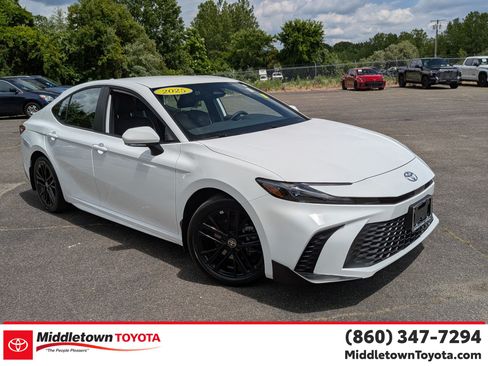 Certified 2025 Toyota Camry SE AWD/4WD image 1