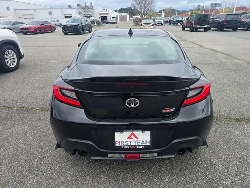 Used 2022 Toyota GR86 Premium w/ ALL Weather Mat Package (TMS) image 7