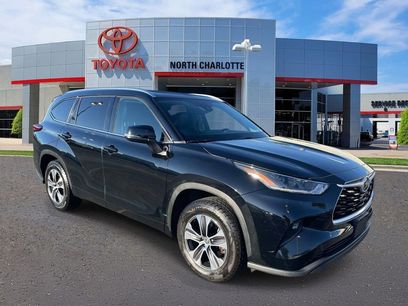 Used 2021 Toyota Highlander XLE