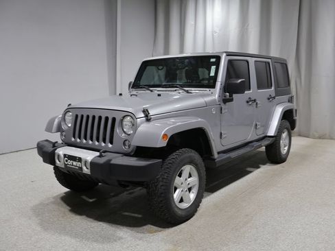 Used 2014 Jeep Wrangler Unlimited Sahara w/ Trailer Tow Group AWD/4WD image 7