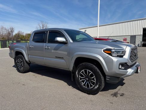 Used 2023 Toyota Tacoma TRD Sport w/ Technology Package image 1