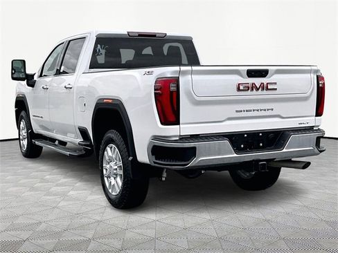Used 2024 GMC Sierra 2500 SLT image 4