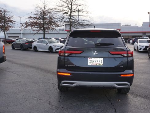 Used 2024 Mitsubishi Outlander SE image 4