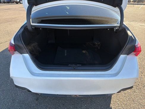 Certified 2019 Toyota Avalon XSE image 6