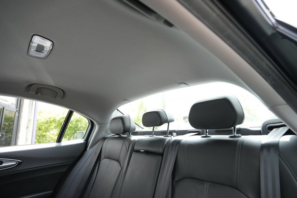 Used 2017 Alfa Romeo Giulia AWD image 24