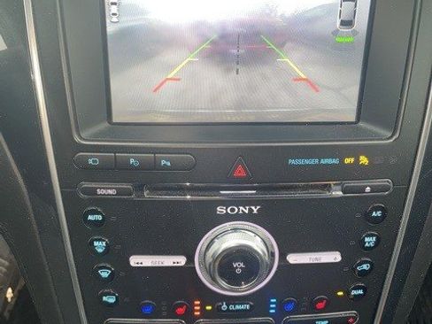 Used 2018 Ford Explorer Platinum image 15