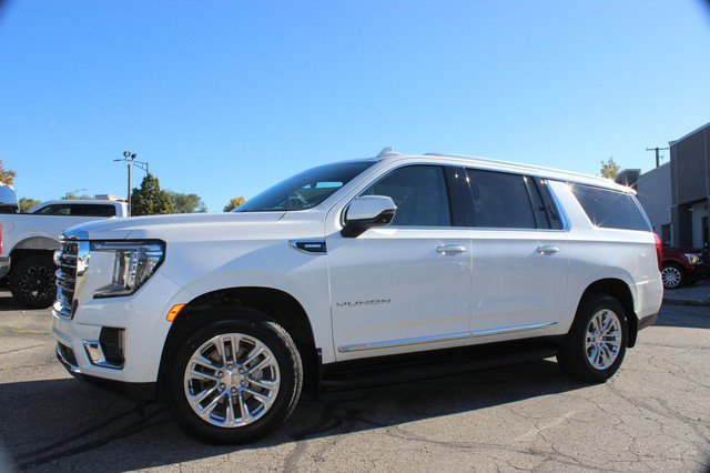 Used 2024 GMC Yukon XL SLT w/ SLT Luxury Package AWD/4WD image 1