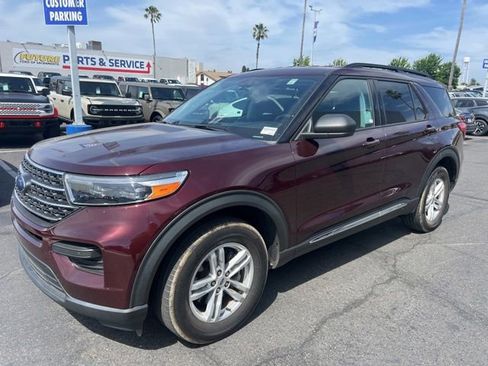 Used 2022 Ford Explorer XLT AWD/4WD image 1
