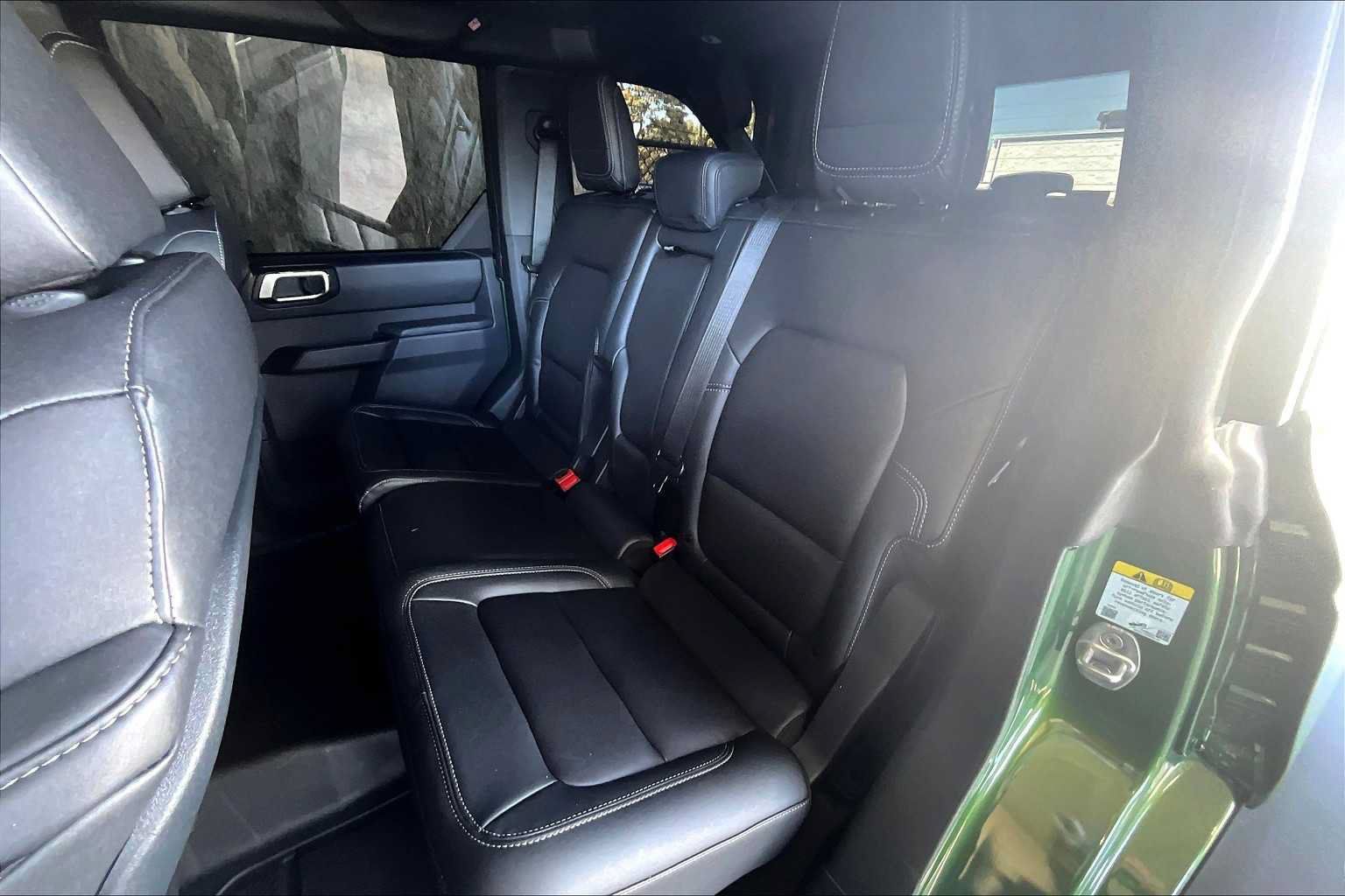 Used 2025 Ford Bronco Big Bend w/ Black Diamond Package AWD/4WD image 19