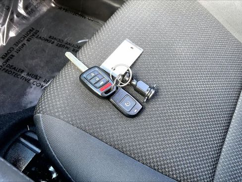 Used 2019 Honda HR-V LX image 14