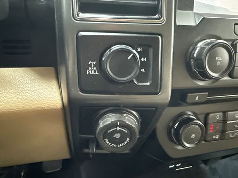 Used 2018 Ford F150 XLT w/ Equipment Group 302A Luxury AWD/4WD image 31