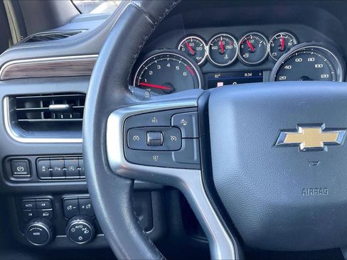 Used 2021 Chevrolet Suburban LT w/ Rear Media and Nav Package AWD/4WD image 23