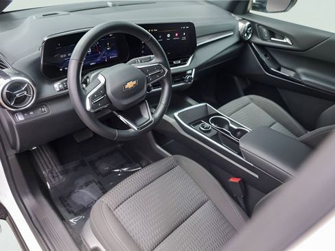 Used 2026 Chevrolet Equinox LT FWD image 14