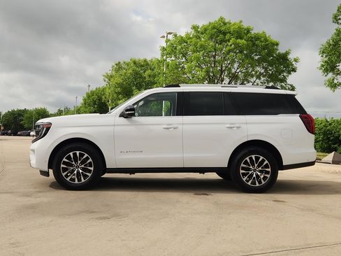 Used 2025 Ford Expedition Platinum AWD/4WD image 4