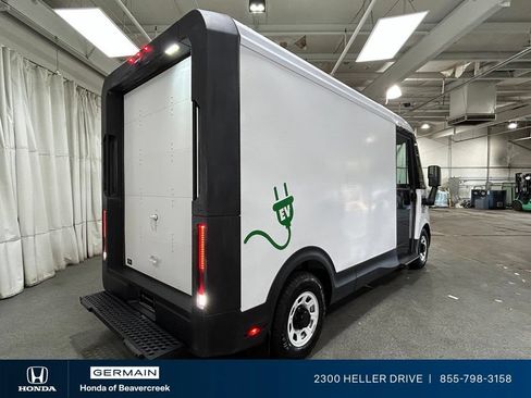 Used 2024 Chevrolet Brightdrop 400 w/ Commercial Equipment Package AWD/4WD image 8