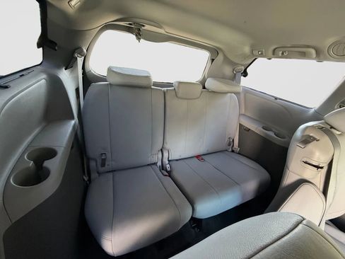 Used 2017 Toyota Sienna XLE w/ Protection Package image 18