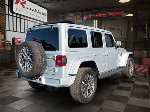 Used 2024 Jeep Wrangler High Altitude AWD/4WD image 5