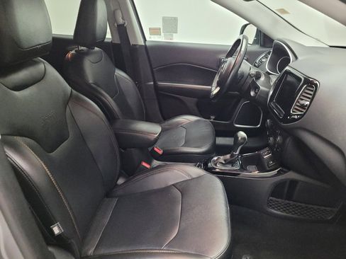 Used 2019 Jeep Compass Limited image 21