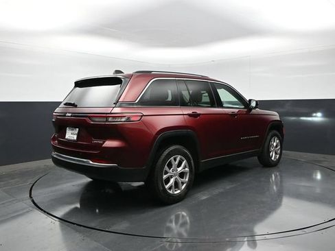 Used 2022 Jeep Grand Cherokee Limited AWD/4WD image 8