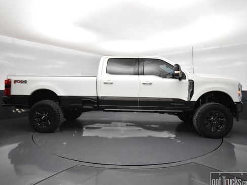Used 2025 Ford F350 King Ranch w/ FX4 Off-Road Package AWD/4WD image 56