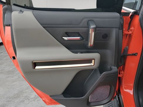 Certified 2025 GMC Hummer EV 2X image 17