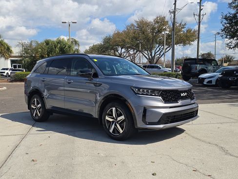 Certified 2023 Kia Sorento S image 2