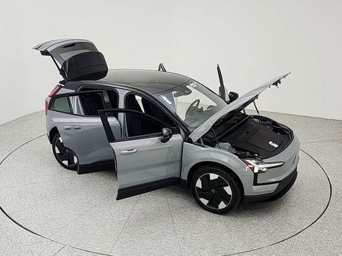 New 2026 Volvo EX30 Plus w/ Protection Package image 42