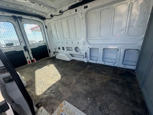 Used 2019 Ford Transit 250 image 9