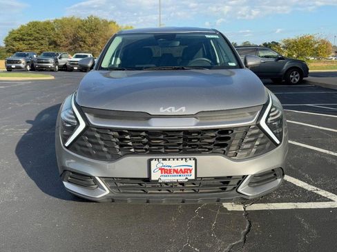 Used 2024 Kia Sportage LX image 9