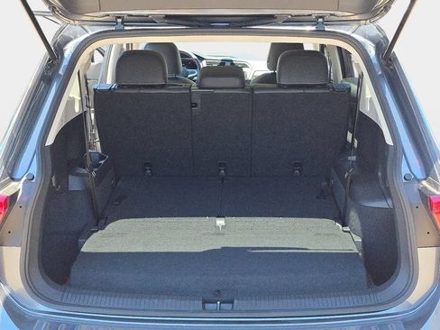 Used 2022 Volkswagen Tiguan SE FWD image 14